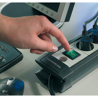 Strømforgrener 6 Uttak 3,0m m/Bryter PDU 16A SCHUKO ON/OFF - Premium