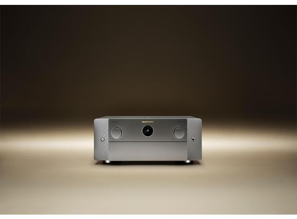 Marantz CINEMA 40 - Sølvgull 9x125-watt og 11.4-kanals prosessering