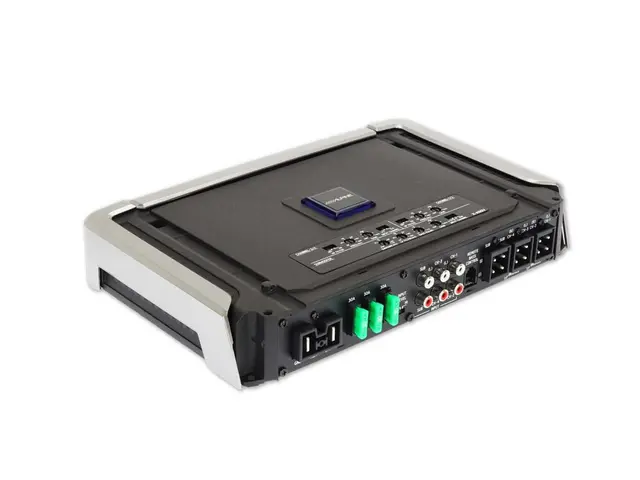 Alpine X-A90V forsterker 5 kanaler X-serie 4x100W + 1x500W X-serie 