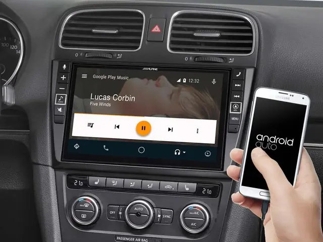 Alpine i902D-G6 - Multimediaenhet Golf 6 4x50W, 9"skjerm, CarPlay/Android Auto 