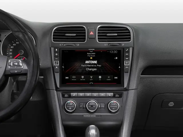 Alpine i902D-G6 - Multimediaenhet Golf 6 4x50W, 9"skjerm, CarPlay/Android Auto 