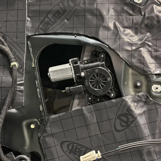 Dynamat ProX - dempematte 0,84m2 Tykkere, mer robust, mer demping 4 ark 