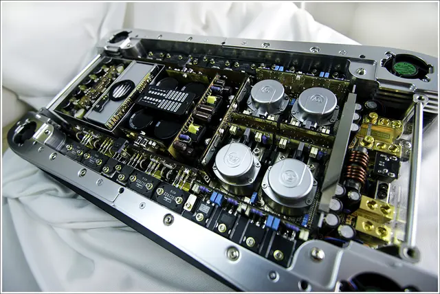 Audison THESIS HV VENTI 1600W RMS @ 4ohm i Hi-Power! 