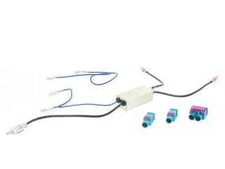 CONNECTS2 antenneadapter 2 x fakra til DIN ("universal" versjon)