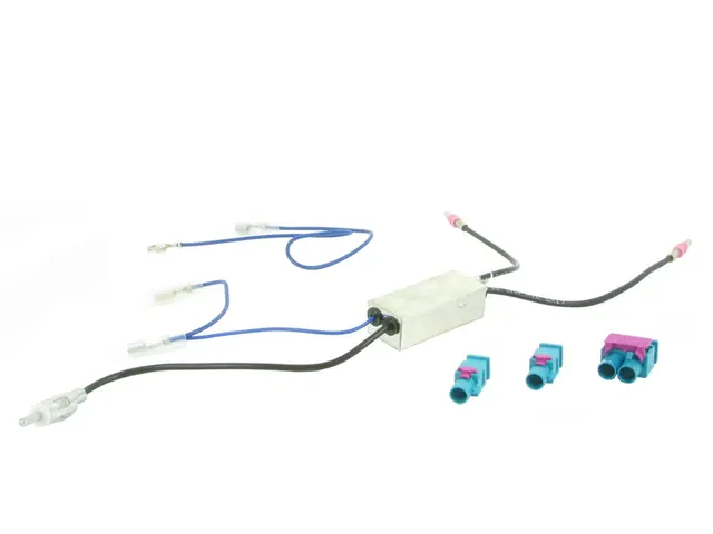 CONNECTS2 antenneadapter 2 x fakra til DIN ("universal" versjon) 