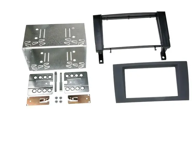 CONNECTS2 Premium monteringskit 2-DIN MB SLK (2004 - 2010) 