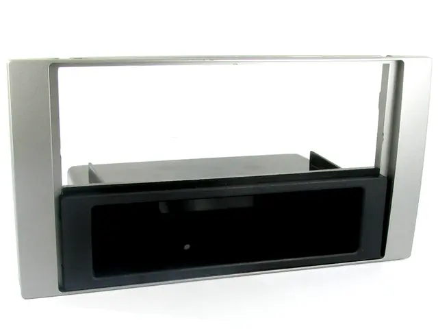 CONNECTS2 monteringsramme 1-DIN Ford - Rektangulær - Sølv 