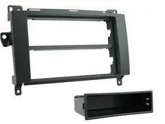CONNECTS2 monteringsramme 1- og 2-DIN MB 2006 - 2014 Se egen liste.