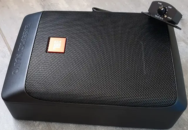 JBL BASSPRO NANO kompakt woofer 6 x 8" Aktiv 6 x 8" med slave, 100/200W, 