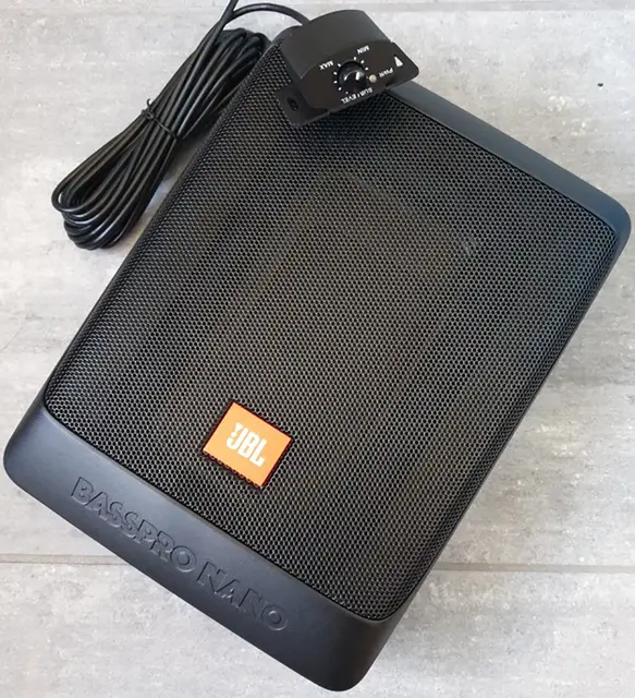 JBL BASSPRO NANO kompakt woofer 6 x 8" Aktiv 6 x 8" med slave, 100/200W, 