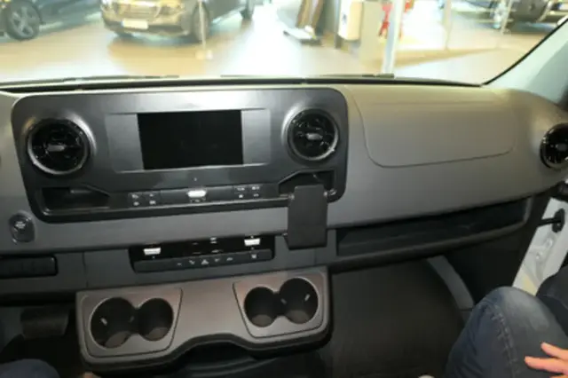 BRODIT ProClip MB feste til dashbord Mercedes Sprinter 19-25 
