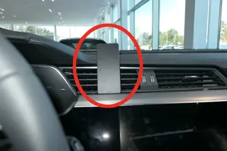 BRODIT ProClip Audi E feste til dashbord Audi E-tron 13-24 Q8 E-tron 24-25