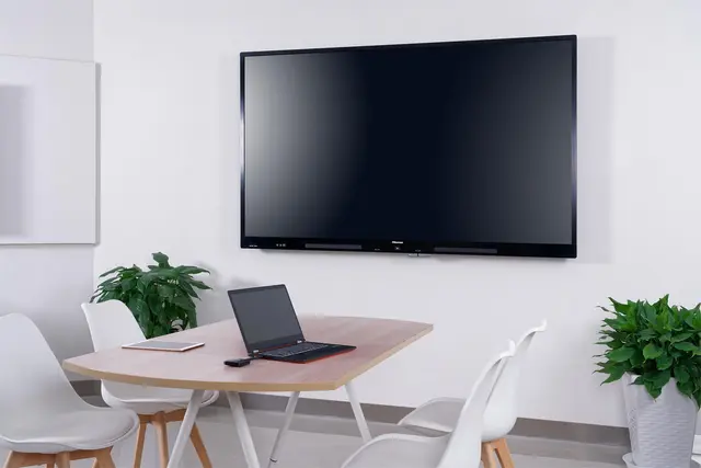 Hisense 65" UHD 4K@60Hz Touch NFC NY UHD/IR Touch = 20 points/Android 8.0 