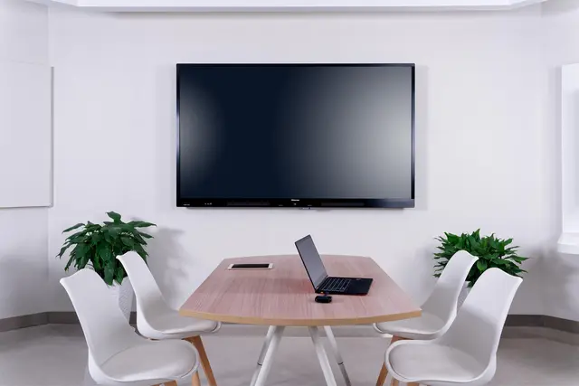 Hisense 75" UHD 4K@60Hz Touch UHD/IR Touch = 20 points/Android 8.0 