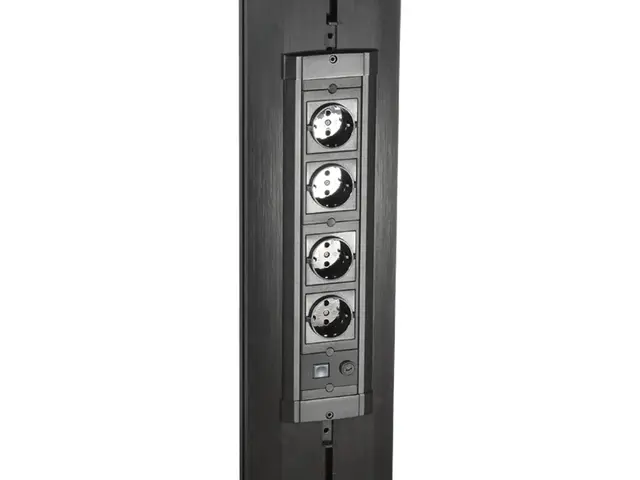 Multibrackets TV gulvstativ 3 skjermer 40-55", 800x400, maks 120kg på hjul 