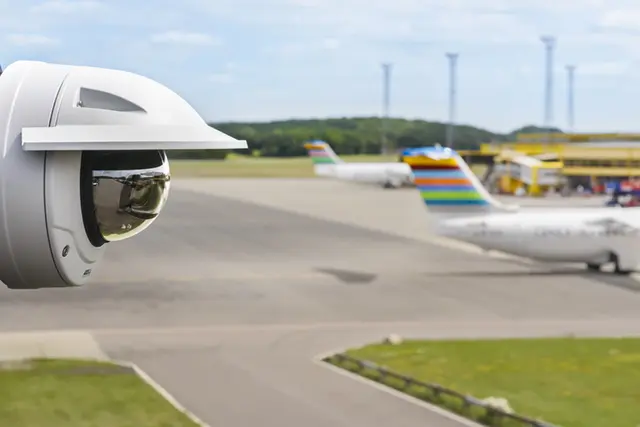 Axis Q3517-LVE Network Camera fixed dome for solid performance in 5 MP 
