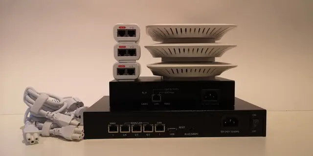 LUXUL WIFIPAKKE 2 RUTER KONTROLLER AKSESSPUNKT 2,4GHz 
