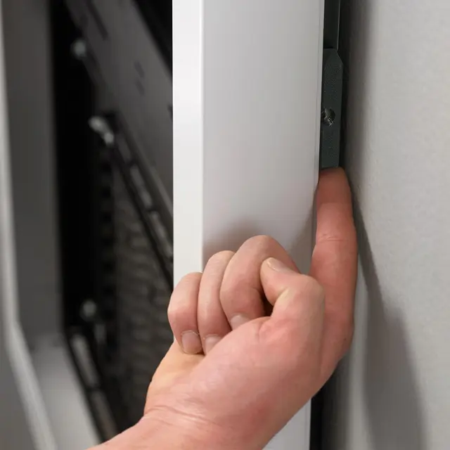 Chief Impact On-wall Skjermkabinett 50" Portrett Hvit Maks 56kg 