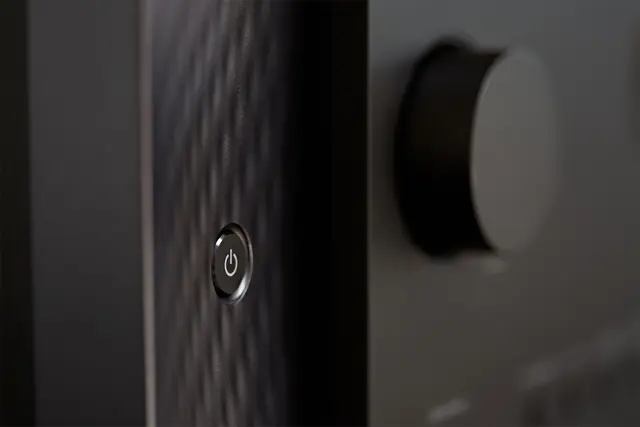 Marantz CINEMA 60 - Sort 7x100-watt og 7.2-kanals prosessering 