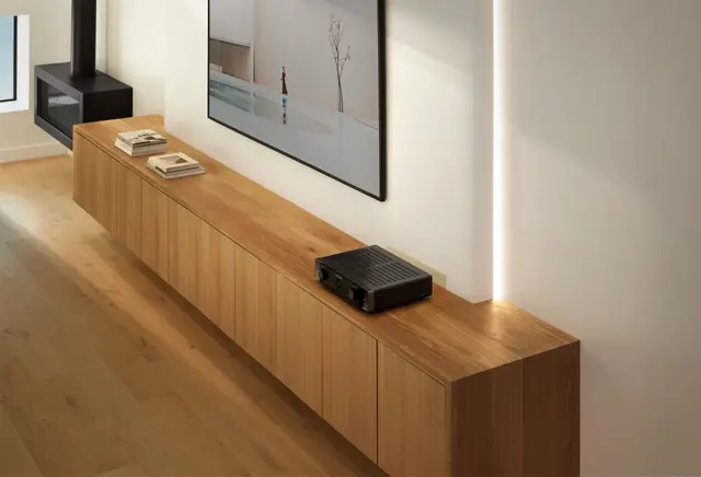 Marantz CINEMA 70s - Sort 7x50-watt og 7.2-kanals prosessering 