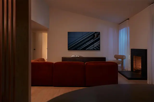 Marantz CINEMA 70s - Sort 7x50-watt og 7.2-kanals prosessering 