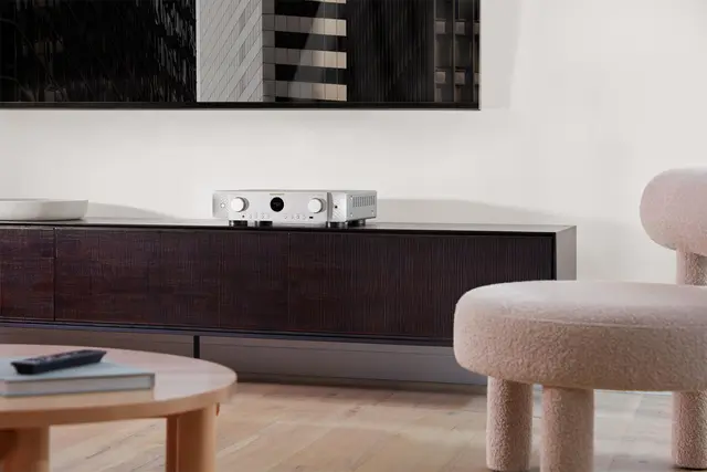 Marantz CINEMA 70s - Sølvgull 7x50-watt og 7.2-kanals prosessering 