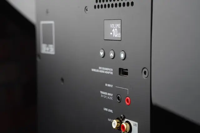 SVS PB17-Ultra R|Evolution - sort eik "Versting"-suben til SVS 
