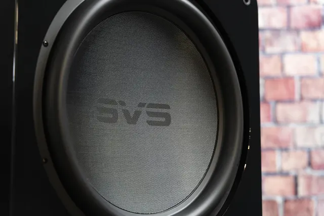 SVS PB17-Ultra R|Evolution - sort eik "Versting"-suben til SVS 